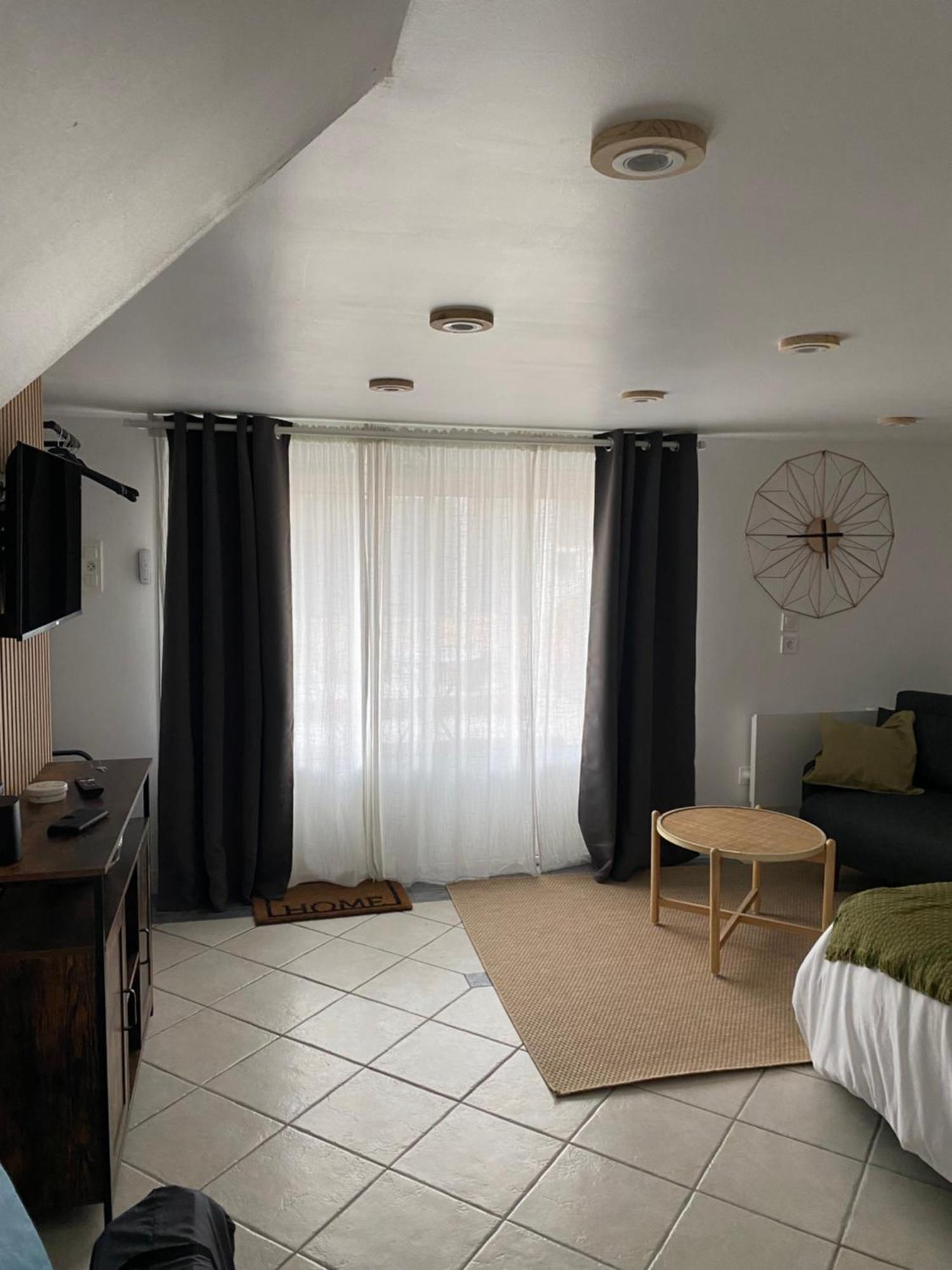 Appart Studio Rdc De Maison Avec Exterieur Proche Reims 蒂恩奎克斯 客房 照片